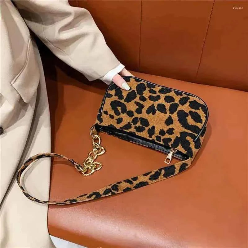 Chic Houndstooth Shoulder Bag for Women in Pakistan | Nayab Khatoon