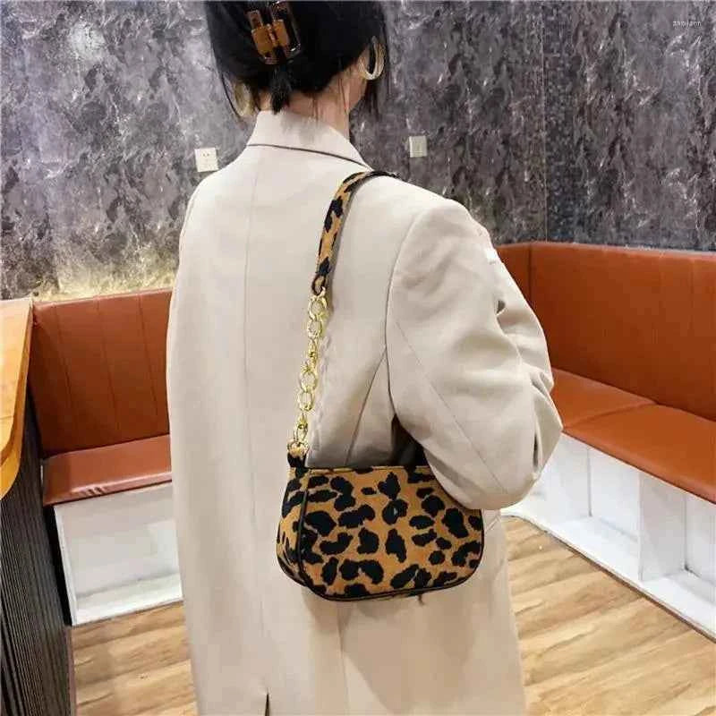 Chic Houndstooth Shoulder Bag for Women in Pakistan | Nayab Khatoon
